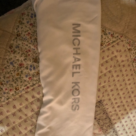 Brand new Michael Kors Purse - Picture 5 of 8